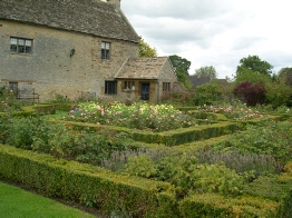 Gardens at Sulgrave Manor.