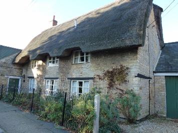 Thatched cottage in Gretton.